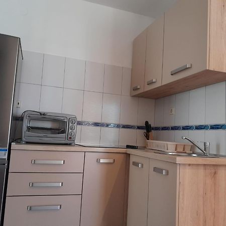 Sreca Apartment Near Beach With Bbq 비빈제 외부 사진