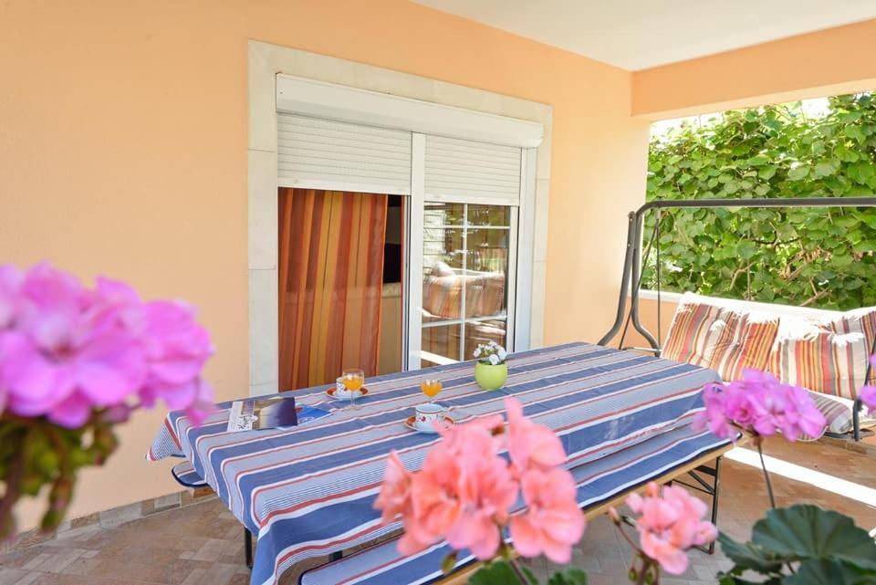 Sreca Apartment Near Beach With Bbq 비빈제 외부 사진