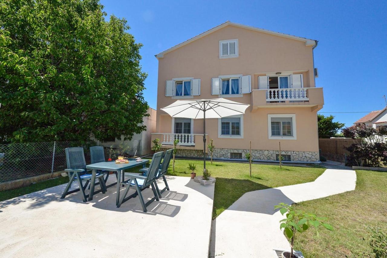 Sreca Apartment Near Beach With Bbq 비빈제 외부 사진