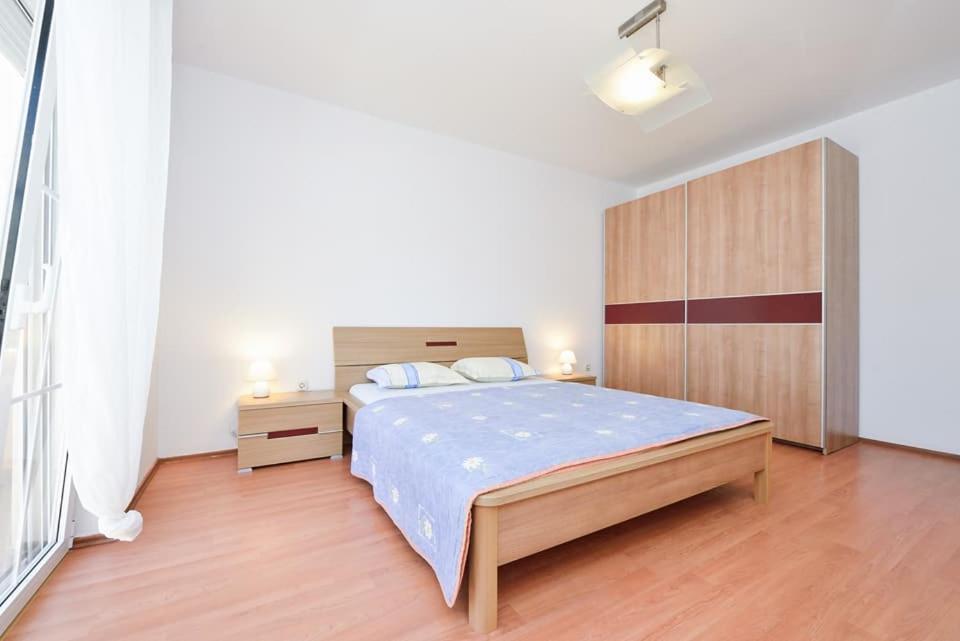 Sreca Apartment Near Beach With Bbq 비빈제 외부 사진