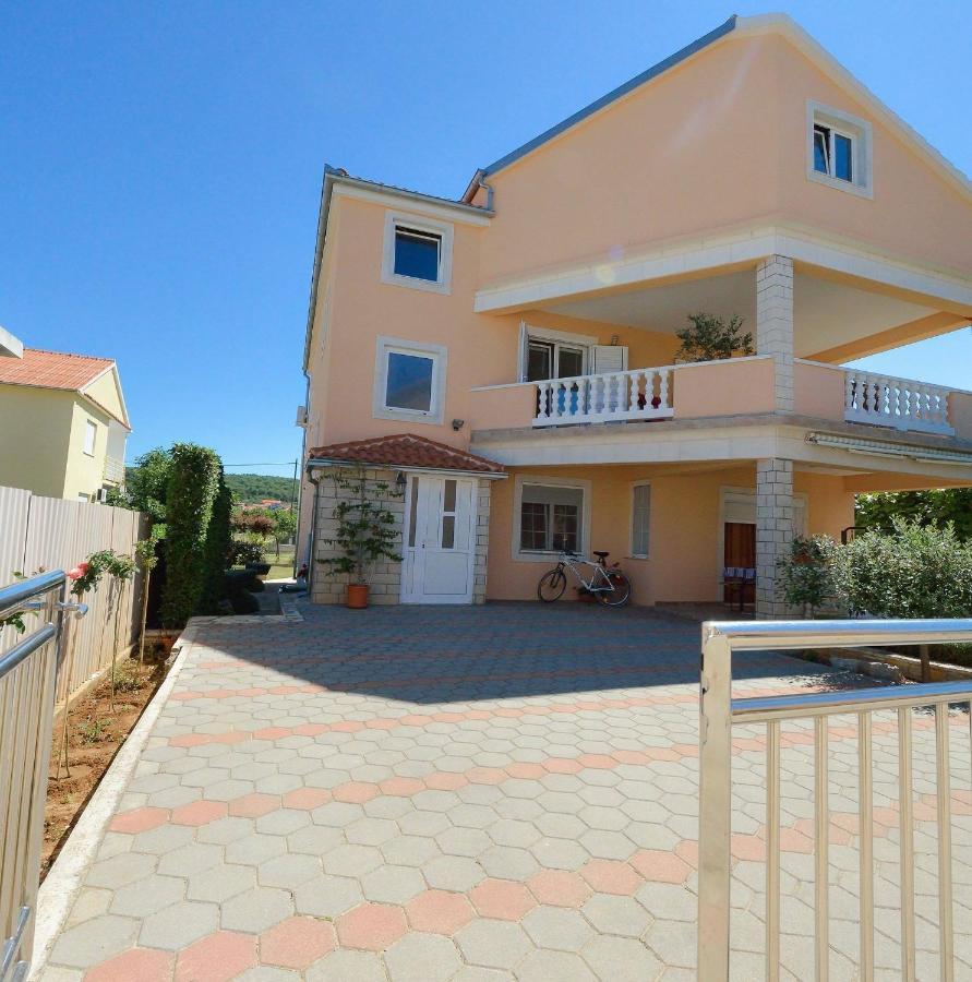 Sreca Apartment Near Beach With Bbq 비빈제 외부 사진