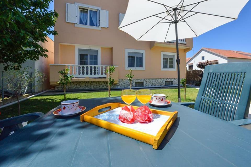 Sreca Apartment Near Beach With Bbq 비빈제 외부 사진