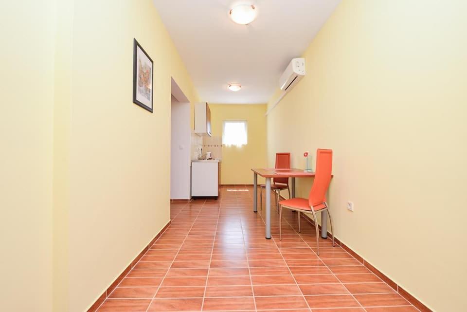 Sreca Apartment Near Beach With Bbq 비빈제 외부 사진