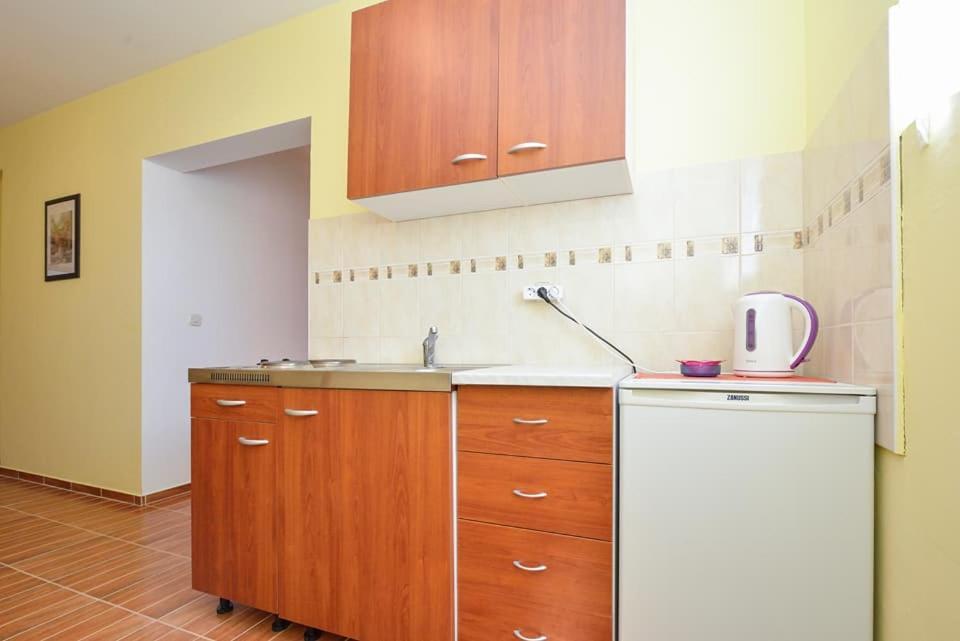 Sreca Apartment Near Beach With Bbq 비빈제 외부 사진