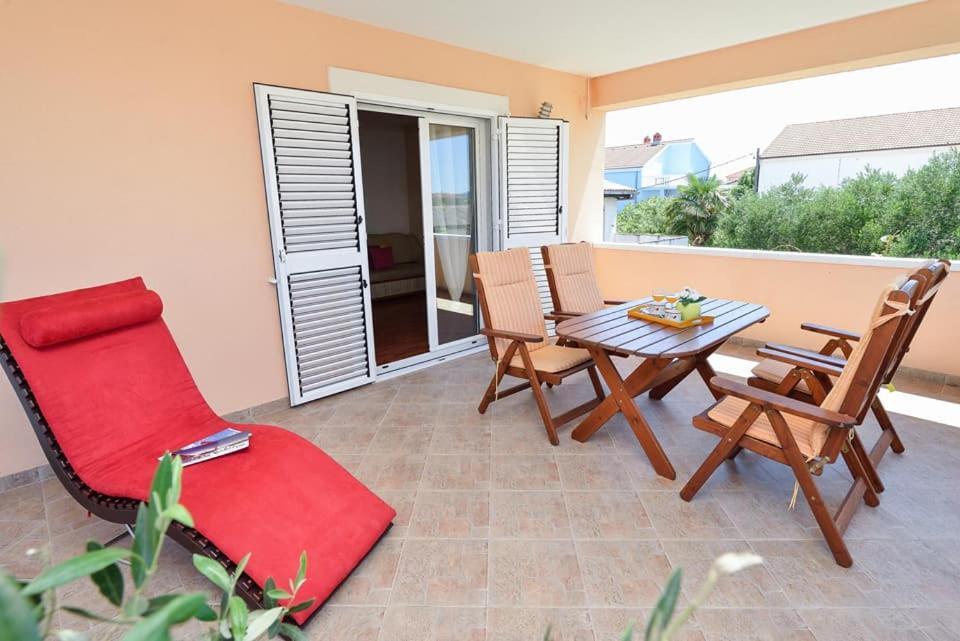 Sreca Apartment Near Beach With Bbq 비빈제 외부 사진