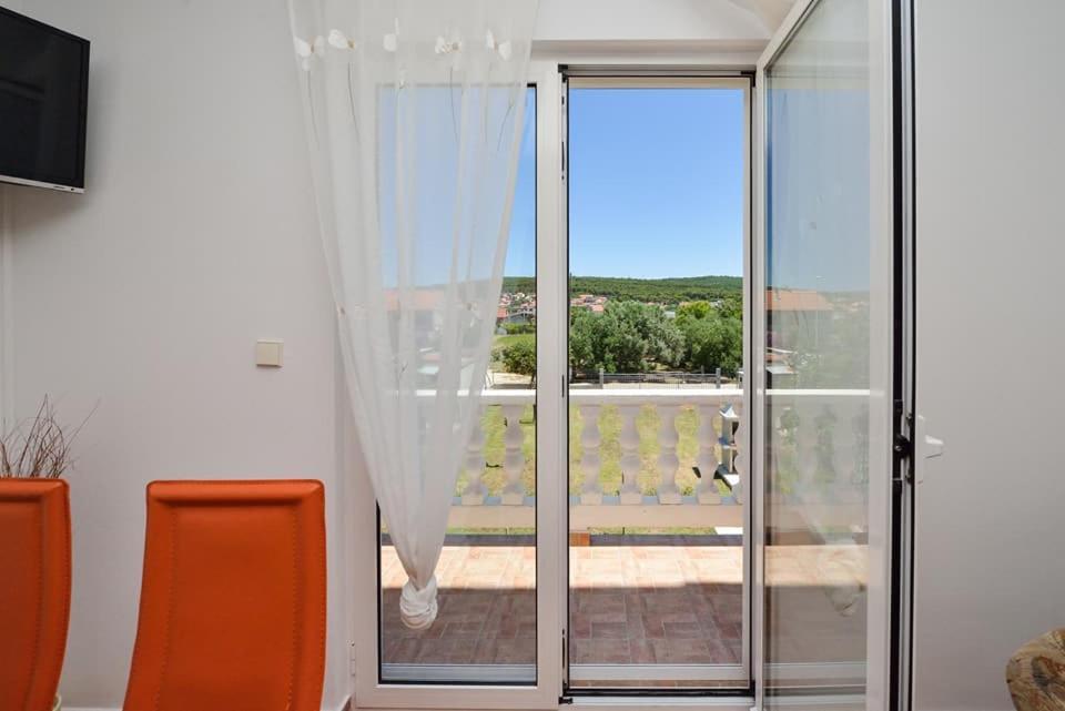 Sreca Apartment Near Beach With Bbq 비빈제 외부 사진