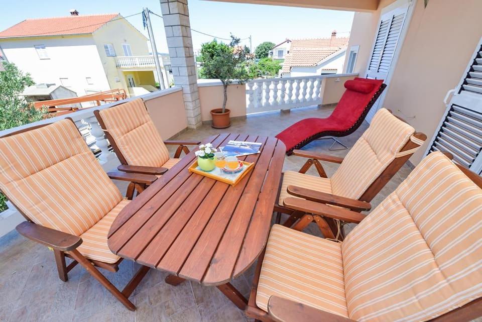 Sreca Apartment Near Beach With Bbq 비빈제 외부 사진