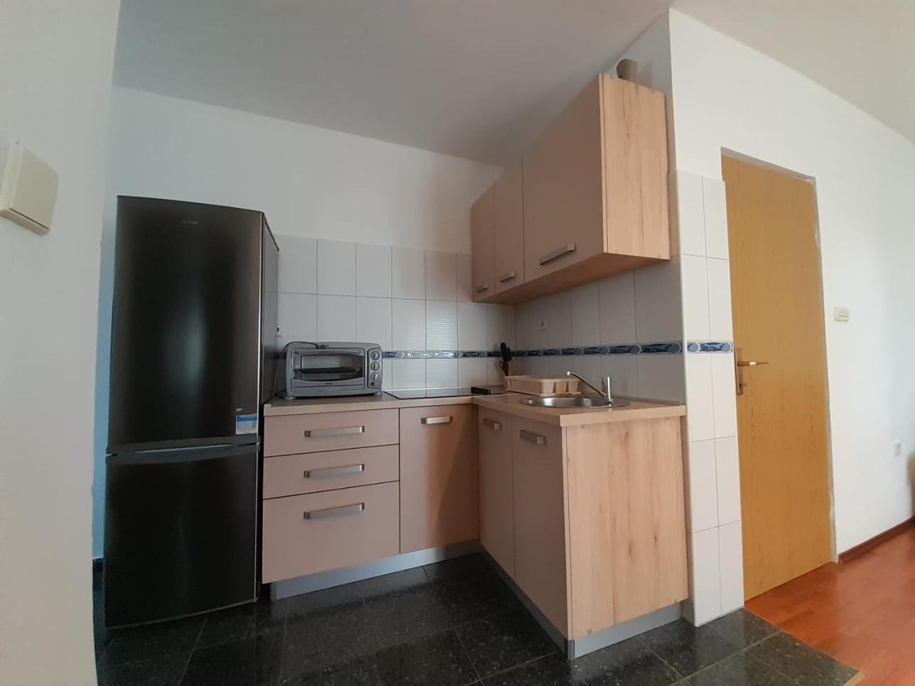 Sreca Apartment Near Beach With Bbq 비빈제 외부 사진